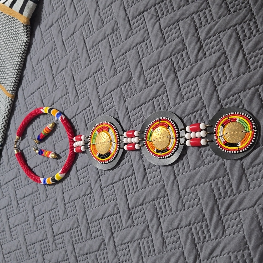 Distinct Maasai Beaded Necklacw with Earrings